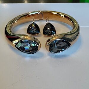 Swarovski Elegant Gold and Black Jewelry Set